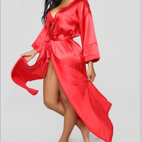 Getting Ready Robe RED - Picture 3 of 4